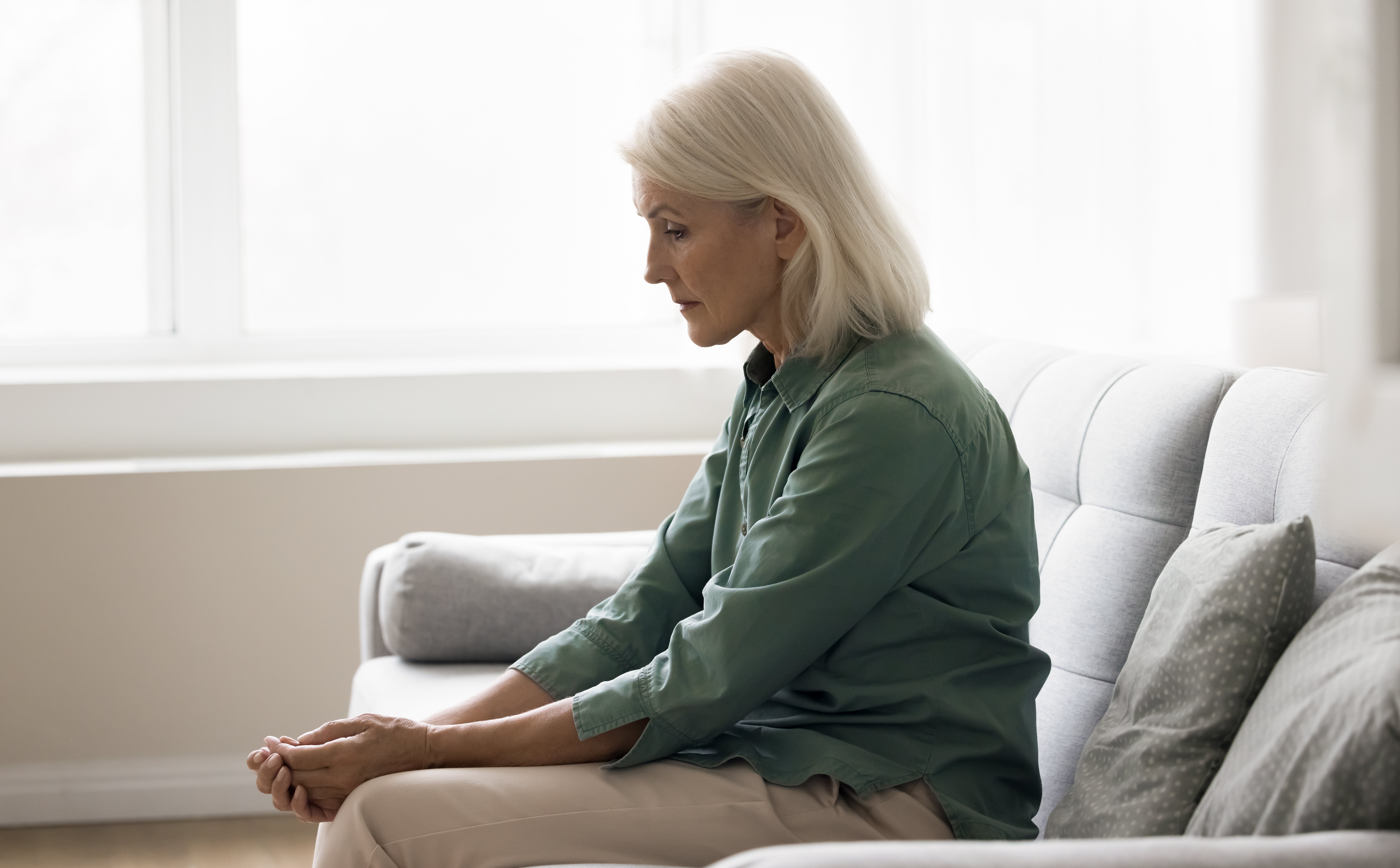 Dlaczego na Alzheimera choruje dwa razy więcej kobiet niż mężczyzn? Eksperci wskazują powód