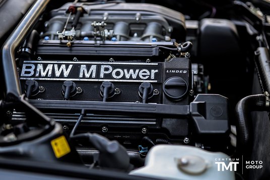 Jeśli mamy ochotę na prawdziwie sportowe emocje – warto się skusić na BMW M3.