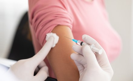 MZ: od wtorku darmowe szczepienia na grypę dla wszystkich Polaków
