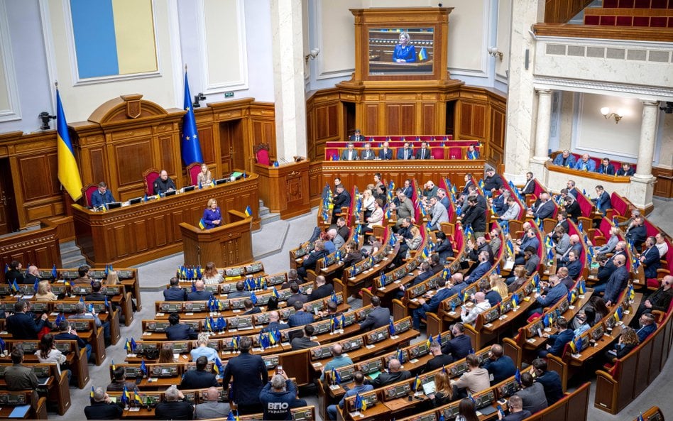 Ukraińska Rada Najwyższa po długich bataliach przegłosowała w środę w pierwszym czytaniu przyszłoroc
