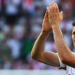 Robert Lewandowski. Dla niego ten mecz będzie spotkaniem z kolegami z klubu i okazją, by zasłużyć na