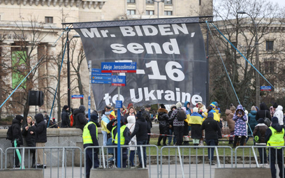 Pikieta w centrum Warszawy podczas wizyty prezydenta Bidena, luty 2023