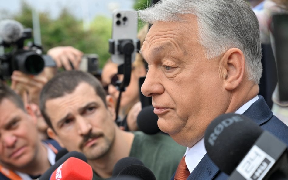 Mimo pogłębiającego się kryzysu w jego ugrupowaniu, Viktor Orbán uznał, że ważniejsze jest śledzenie