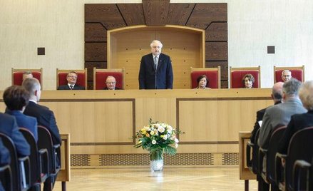 Sędzia Trybunału może podlegać wyłączeniu, jeżeli uczestniczył w wydaniu aktu