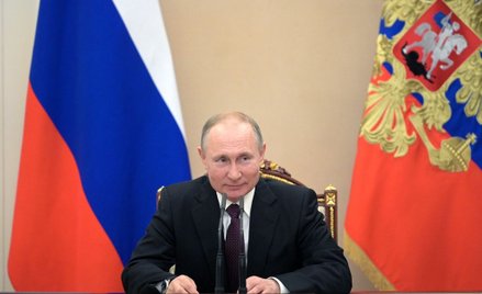 Putin chwali cenę ropy i zmniejsza cła