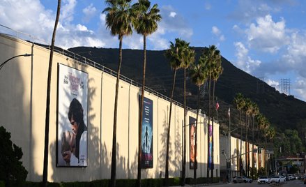 Paramount, Comcast i Netflix walczą o Warner Bros Discovery