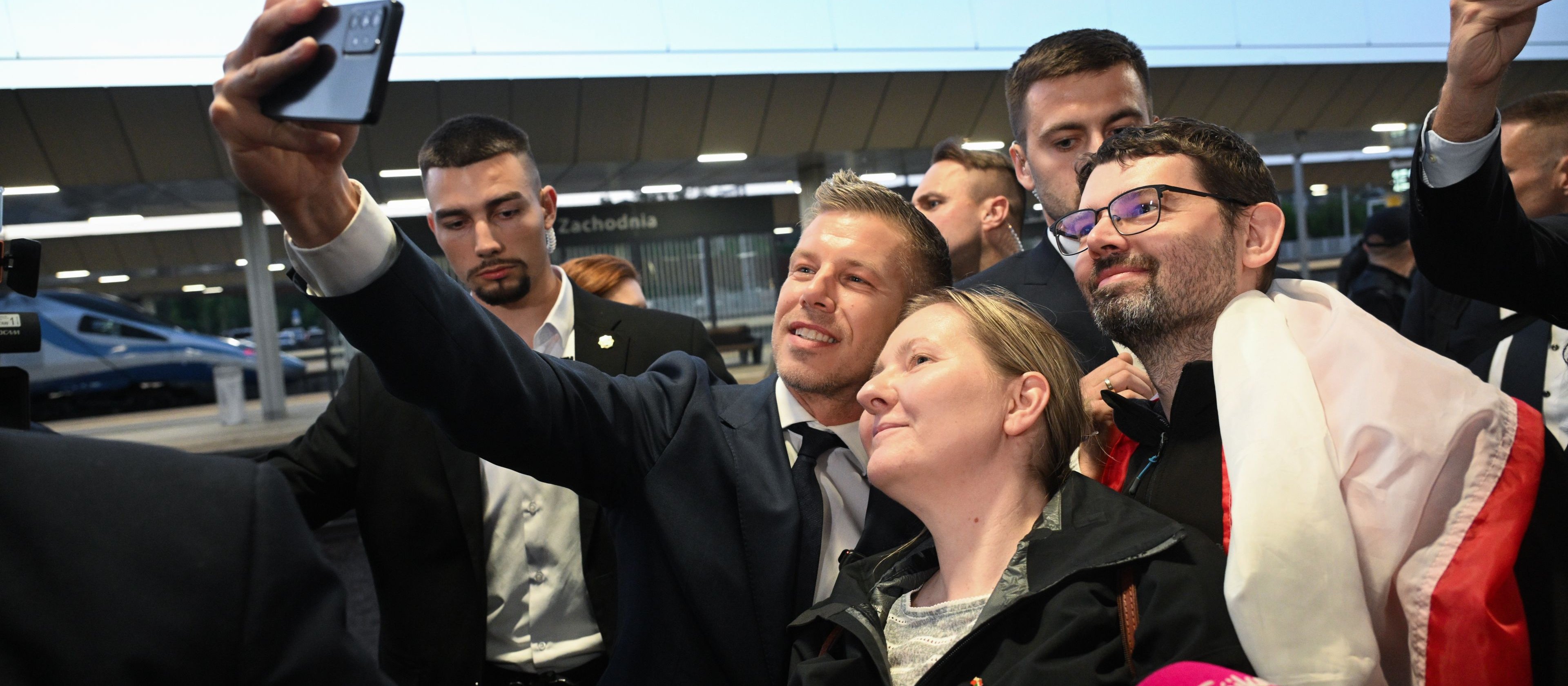 Péter Magyar: Węgierskie służby mają sygnały, iż Marcin Romanowski wyjechał przez Serbię