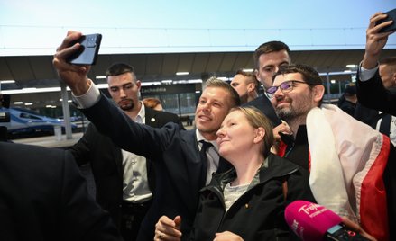 Péter Magyar na dworcu Warszawa Zachodnia