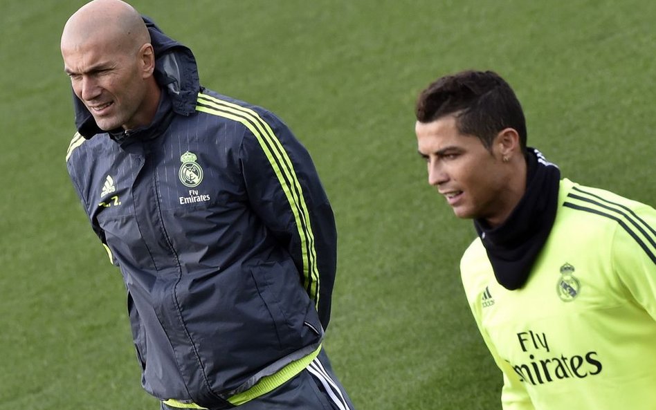 Pierwszy trening Zinedine Zidane'a z Królewskimi n/z Zidane i Ronaldo
