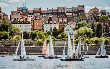 W ramach akcji Wodniackich porządków wolontariusze będą zbierać śmieci z pokładów łodzi, docierając 