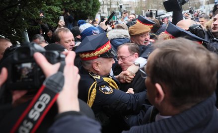„Kamiński podczas pogo” to tylko jeden z licznych memów, które internauci przedstawili po próbie wda