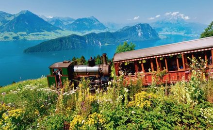 ?W szwajcarskim Lugano na turystów czeka zabytkowa ciuchcia zwana niekiedy czerwoną strzałą