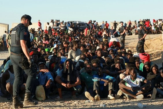 Migranci z Maroka masowo przedostawali się w ostatnich dniach do Ceuty