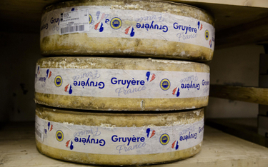Oryginalny ser gruyere produkowany we Francji
