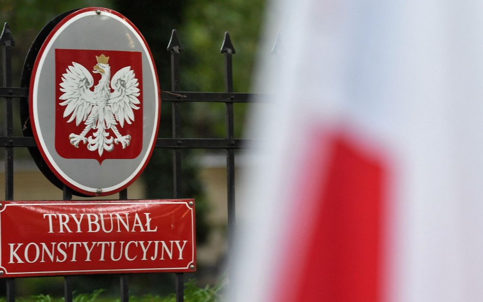 „Bezprecedensowa rebelia" w wyrokach polskiego TK. Opinia rzecznika TSUE