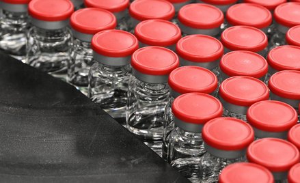 Leki i szczepionki nadzieją rynku