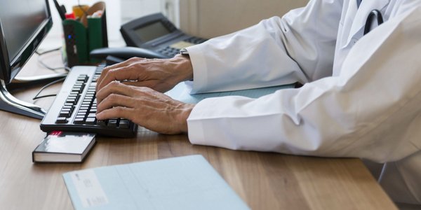 Prywatny biznes pracuje nad deregulacją ochrony zdrowia. Ustalenia „Rzeczpospolitej”