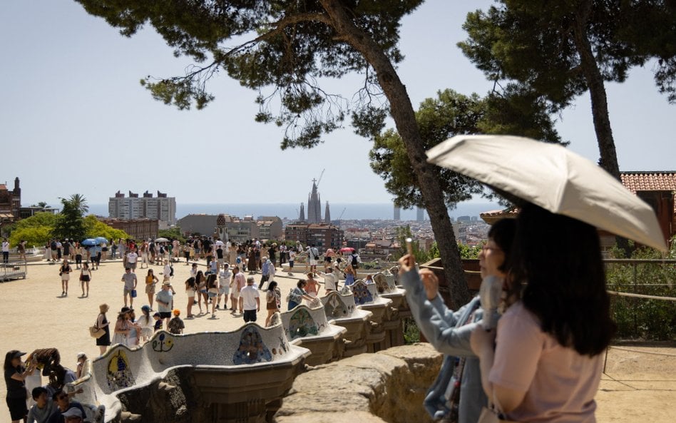 Hiszpania mierzy się z drugą tego lata falą upalów (na zdjęciu Park Guell w Barcelonie)
