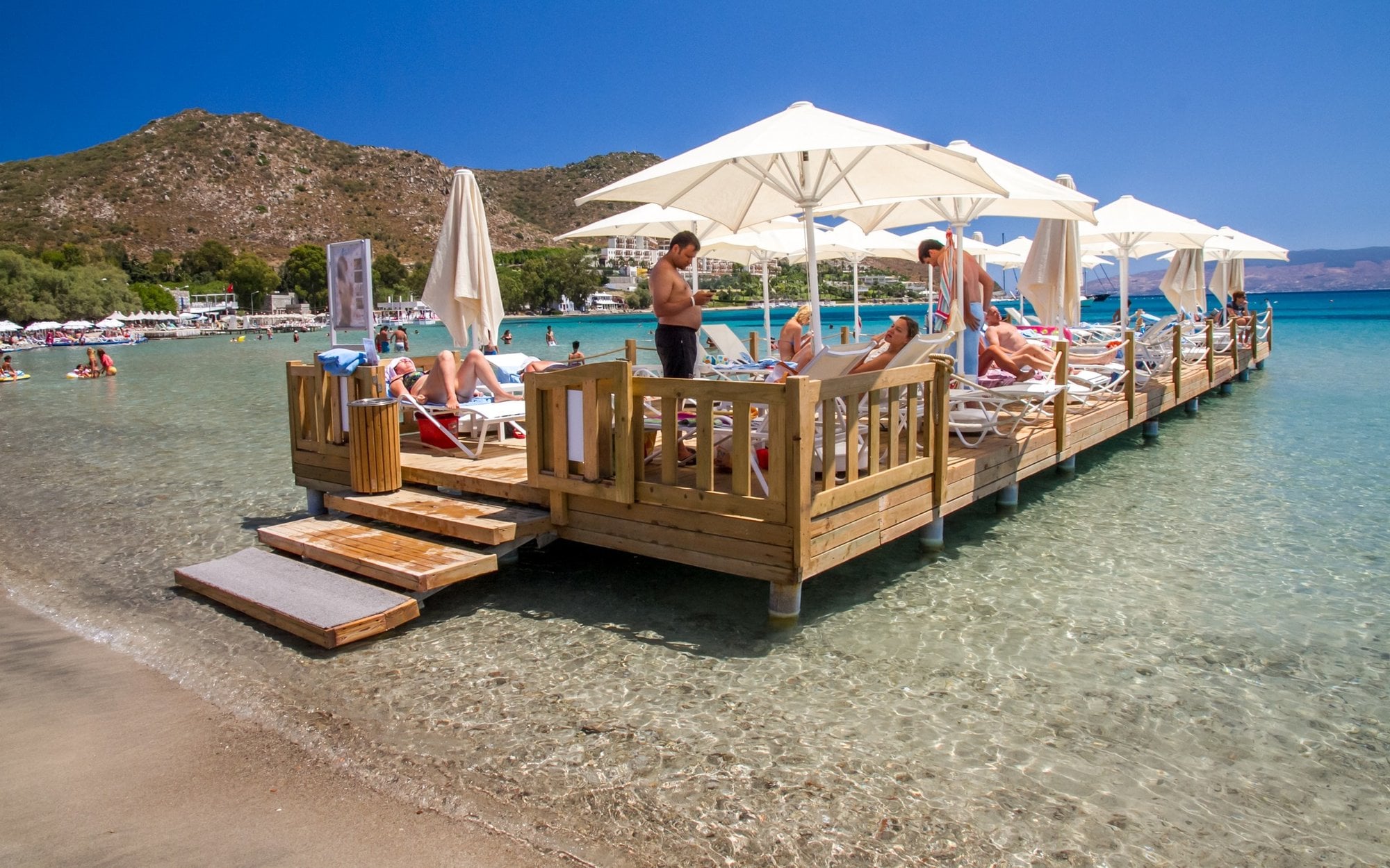 Wakacje reagują na rosnące ceny paliw. Kosztują już 400 złotych więcej