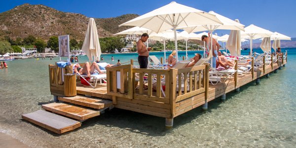 Wakacje reagują na rosnące ceny paliw. Kosztują już 400 złotych więcej