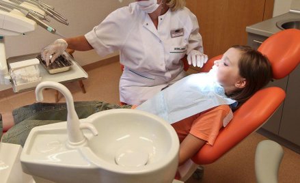 Polacy wciąż boją się dentystów