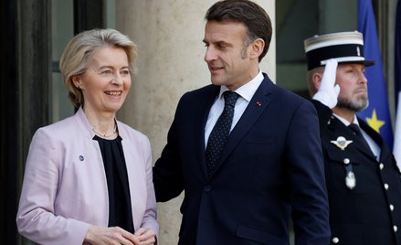 Emmanuel Macron z Ursulą von der Leyen