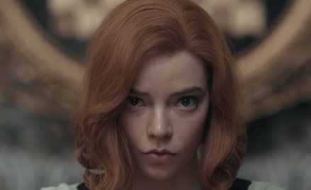 Kadr z serialu "Gabmbit Królowej"