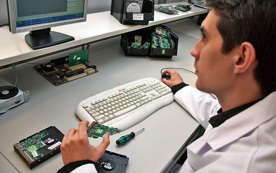 Jeśli firma zwraca pracownikom część kosztów poniesionych na instalację łącza internetowego, powstaj