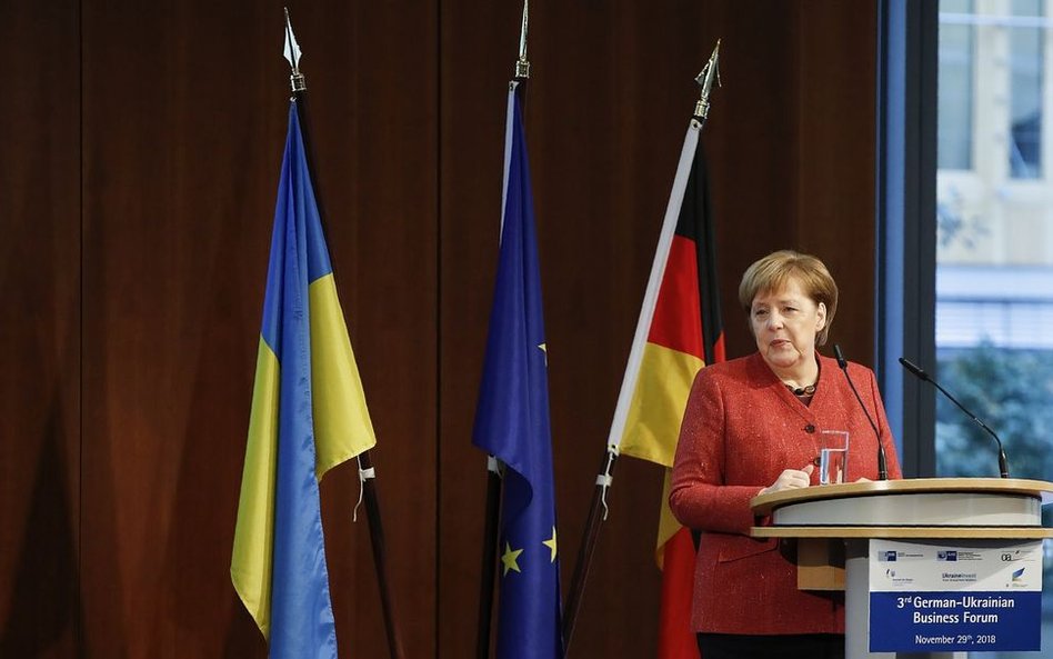 Przymusowe lądowanie samolotu z kanclerz Angelą Merkel