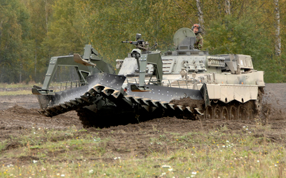 Leopard 2R. Specjalistyczny sprzęt cenniejszy od czołgów