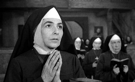 Zofia Rysiówna zagrała przełożoną klasztoru w filmie „Drewniany różaniec” z roku 1964. Noszenie habi
