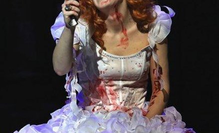 Aleksandra Kubas-Kruk jako pięknie śpiewająca wrocławska Łucja