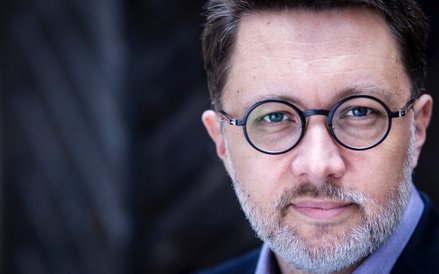 Michał Rusinek - był sekretarzem Wisławy Szymborskiej, teraz prowadzi Jej fundację. Pracuje na Wydzi