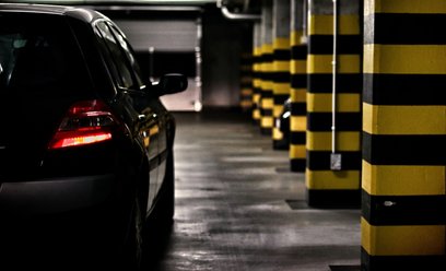 Podziemne kondygnacje wielopoziomowych parkingów mają służyć jako miejsca schronienia