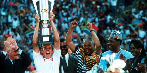 Mandela po tych golach płakał ze szczęścia. Wielki powrót RPA