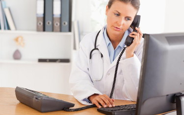Wysokie opłaty za telefoniczną rejestrację pacjentów niezgodne z prawem