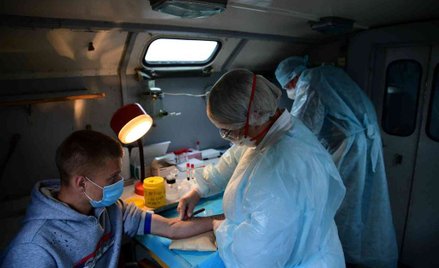 Rosja: 6,5 proc. ofiar COVID-19 to pracownicy ochrony zdrowia