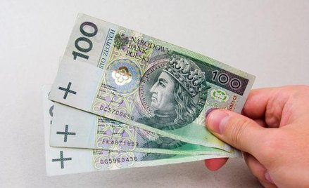 Akt wewnętrzny upoważnia personel do pieniędzy