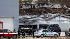 Skutki pożaru w fabryce w Pardubicach