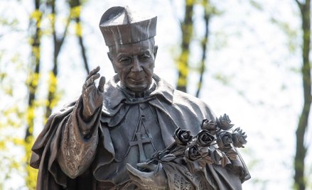 Pomnik kardynała Stefana Wyszyńskiego w Solcu Kujawskim