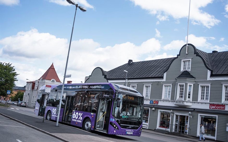 Volvo 7900 Electric Hybrid na ulicach Värnamo