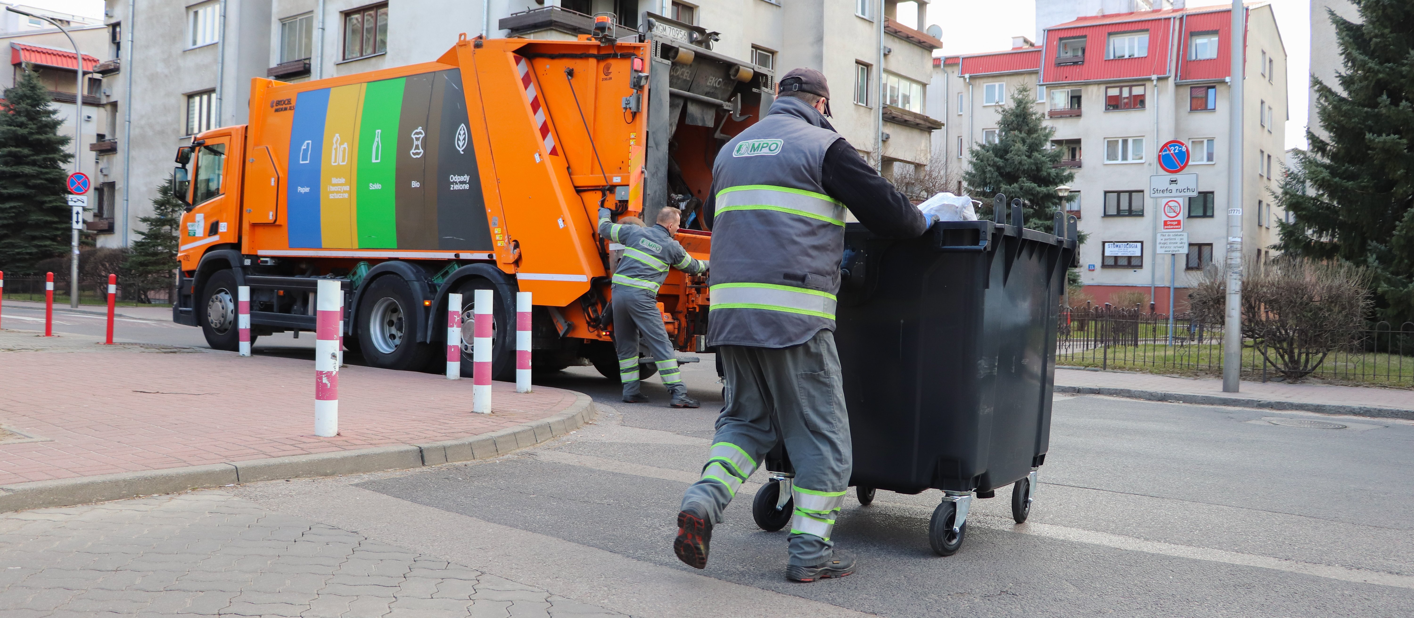 Warszawiacy zapłacą więcej za wywóz śmieci. „To zwykły powrót do starych stawek”
