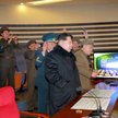 Kim Dzong Un cieszy się ze swojej rakiety
