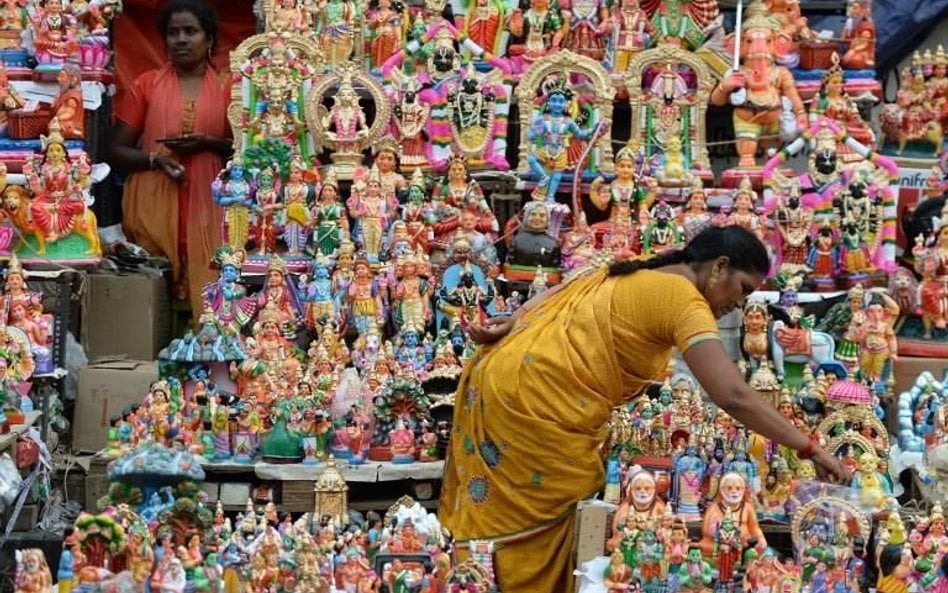 Dziesięcioręka Durga broni Hindusów przed demonami