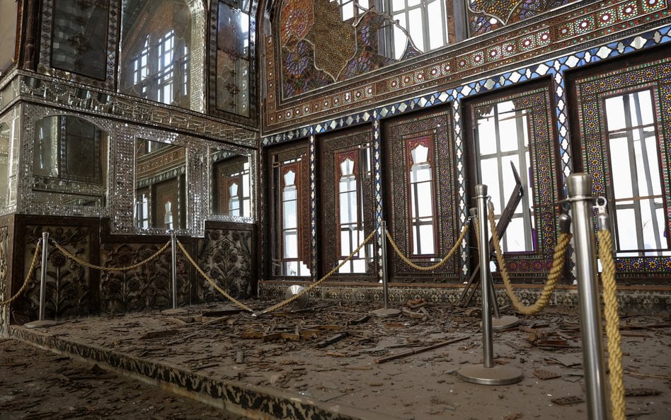 Zniszczenia w Pałacu Golestan