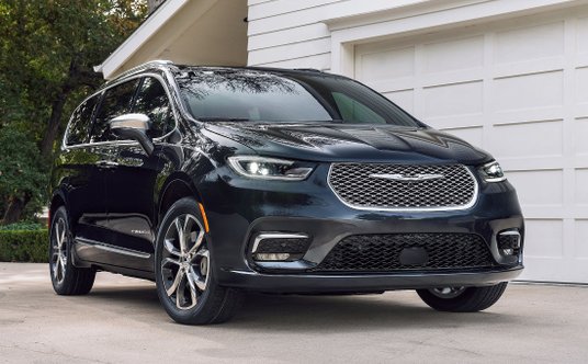 Chrysler Pacifica to aktualnie jeden z dwóch pozostałych w portfolio modeli