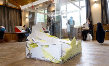 Część niegłosujących Polaków dzięki zmianom może pójść do urn wyborczych. Szacunki mówią nawet o 500