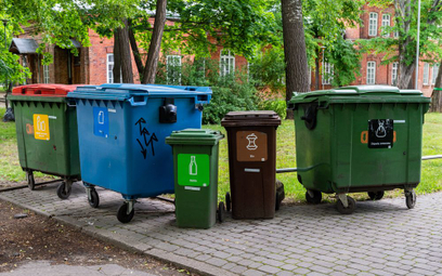 Śmieci z kodem trafią tylko do trzech kubłów - będzie zmiana zasad wywozu śmieci komunalnych