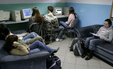 Lekcje etyki przez Internet