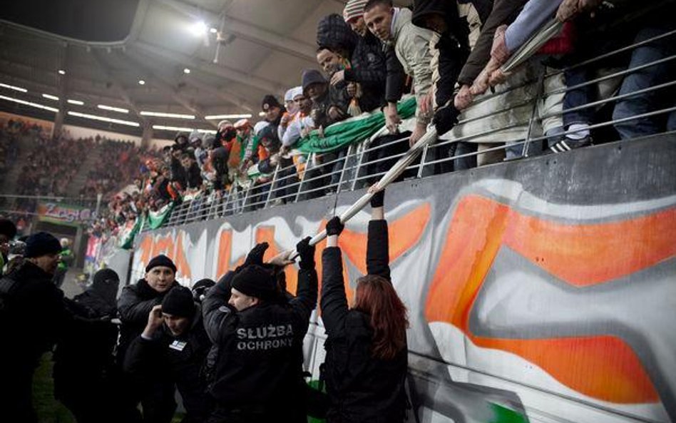 Impel: Kto ochroni stadiony?